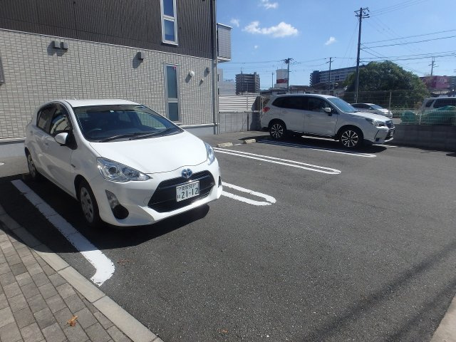 白城苑の駐車場