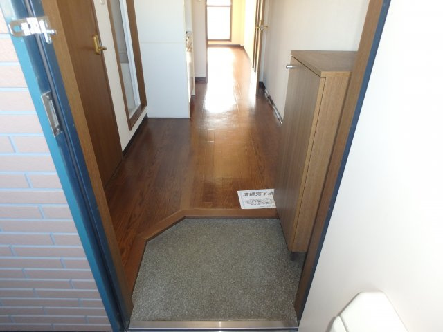 ハイツヤマオの玄関