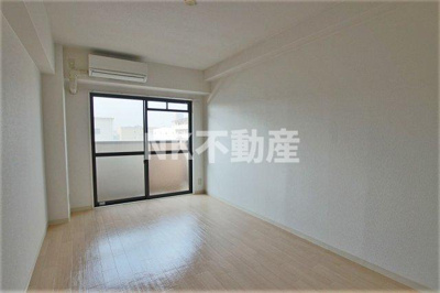 【居間・リビング】 | カデンツァK（荒本賃貸） | 洋室です