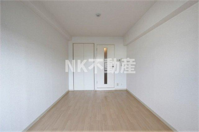 【居間・リビング】 | カデンツァK（荒本賃貸） | 洋室です