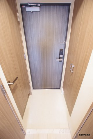 エスリード中之島クロスゲート　仲介手数料無料の玄関