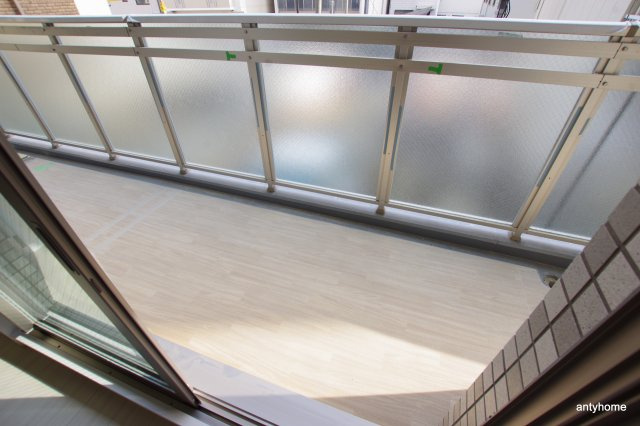 エスリード中之島クロスゲート　仲介手数料無料のバルコニー