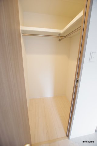 エスリード中之島クロスゲート　仲介手数料無料の収納