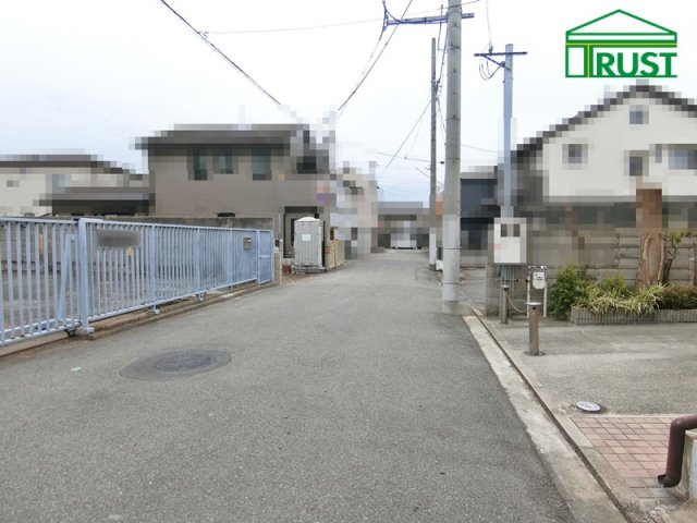明石市日富美町　新築一戸建の前面道路含む現地写真