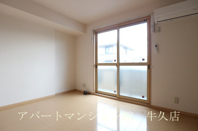 グランドセントレア888　Bの居間・リビング