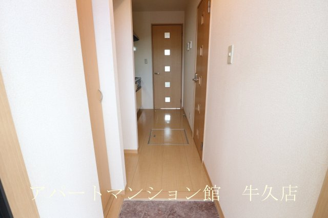 グランドセントレア888　Bのエントランス