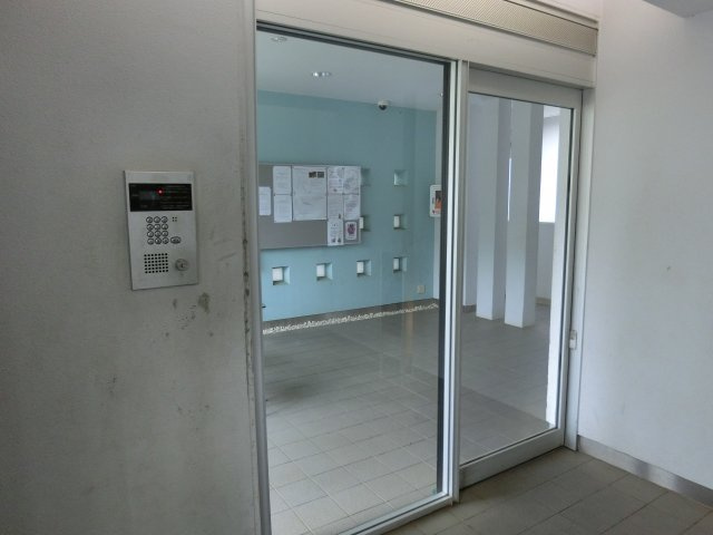 グリーンハイツ八千代弐番館１３階　八千代市大和田新田　中古マンション　リフォーム済のエントランス|オートロック付で安心です