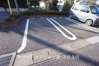 【駐車場】