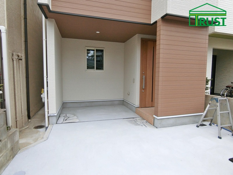 東藤江2丁目　新築一戸建の駐車場