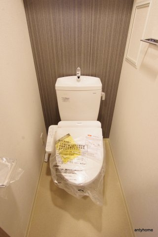 エスリード新大阪ヴェルデ　仲介手数料無料のトイレ