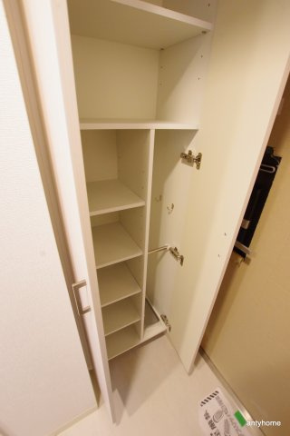 エスリード新大阪ヴェルデ　仲介手数料無料の玄関