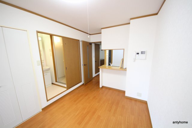 ノルデンタワー天神橋アネックス　仲介手数料無料の居間・リビング