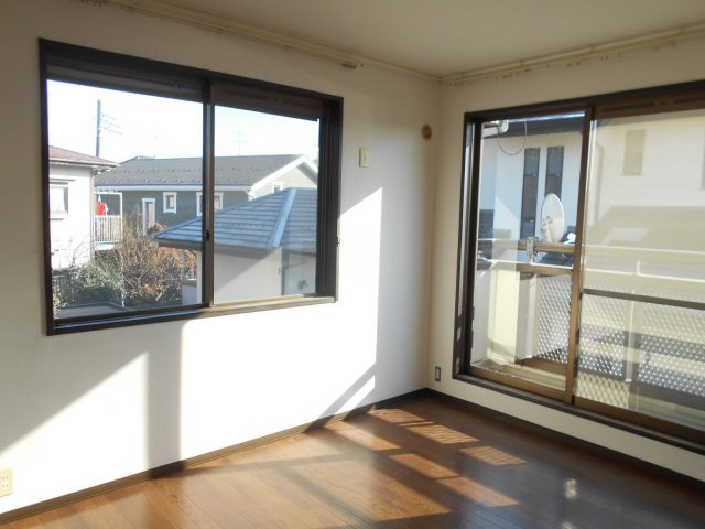 幸町2丁目貸家の洋室