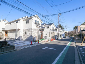 【前面道路含む現地写真】