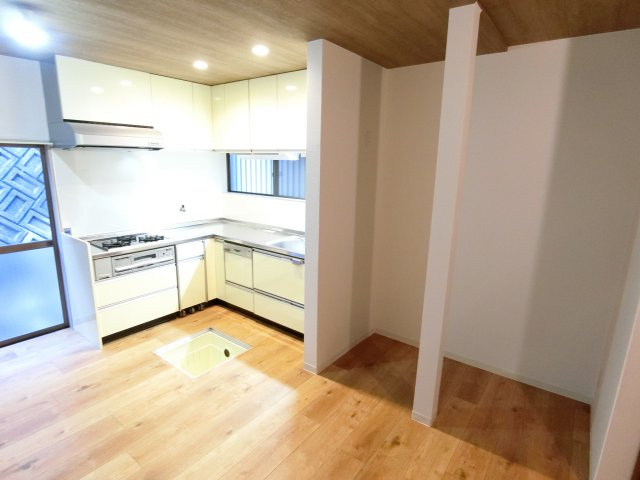 室堂町戸建のキッチン