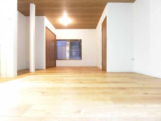 室堂町戸建の居間・リビング