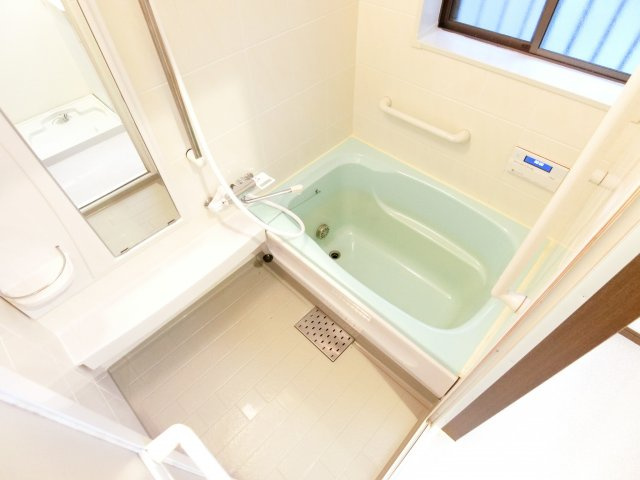 室堂町戸建の浴室