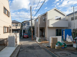 【前面道路含む現地写真】