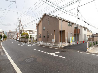 【前面道路含む現地写真】