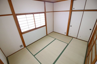 【寝室】