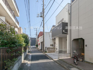 【前面道路含む現地写真】