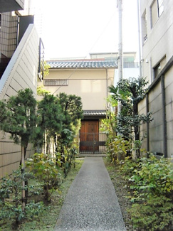 【エントランス】 | アプローチ　H House (表参道賃貸一戸建て)