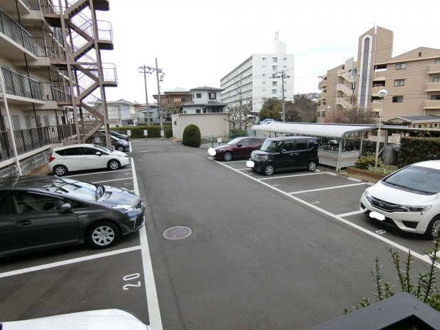 舞子スカイハイツの駐車場|駐車場があります
