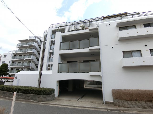 クレセント塩屋の外観