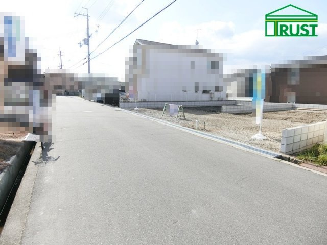 明石市大久保町谷八木4期ー1号棟　新築戸建の前面道路含む現地写真