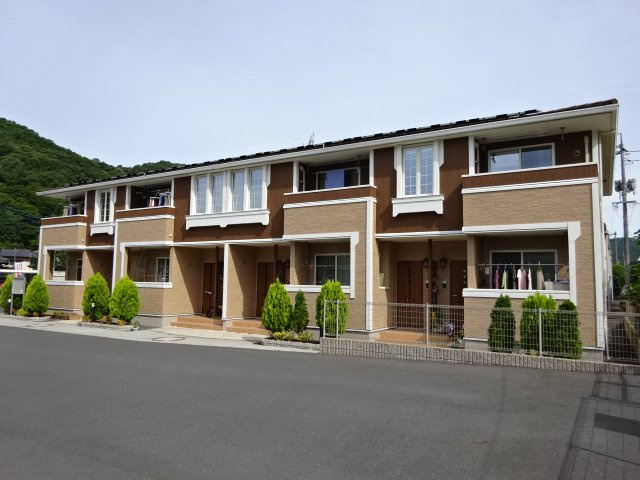 岡山市北区足守のアパートの外観