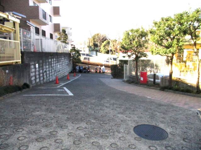 朝日パリオ津田沼５階　船橋市前原東５丁目　中古マンション　リフォーム済の外観|マンション敷地内です