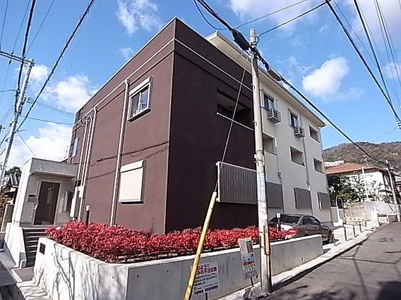 OPUS ONE OKAMOTOの外観