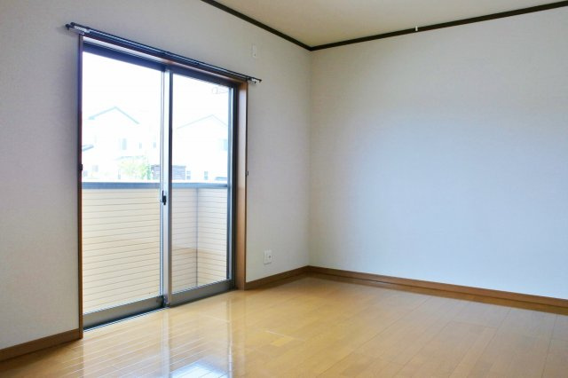 プレステージ堀上の洋室