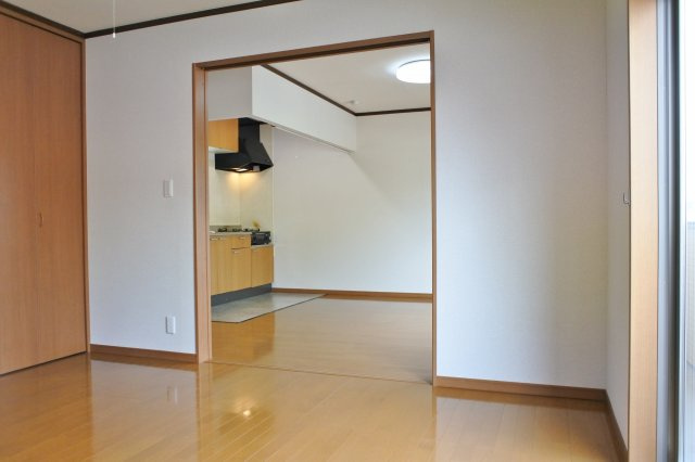 プレステージ堀上の洋室