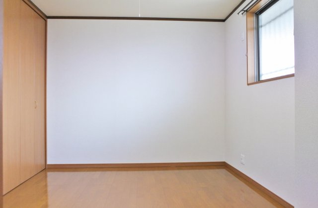 プレステージ堀上の洋室