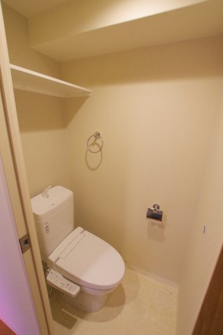 レジュールアッシュ梅田アクシア　仲介手数料無料のトイレ