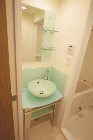 レジュールアッシュ梅田アクシア　仲介手数料無料の洗面所