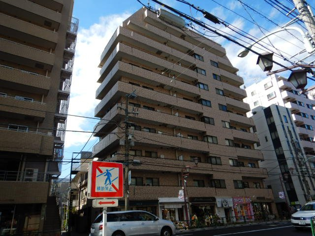 朝日根津八重垣マンションの外観