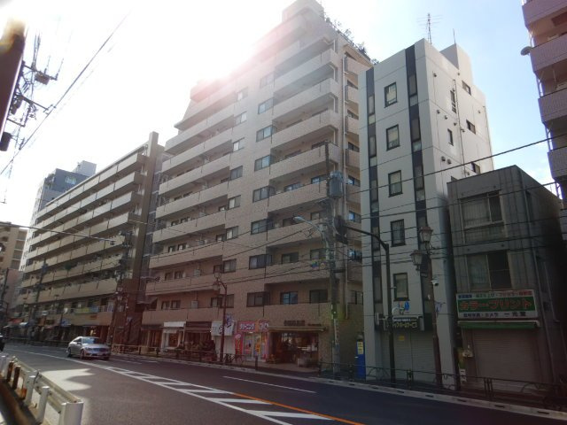 朝日根津八重垣マンションの外観