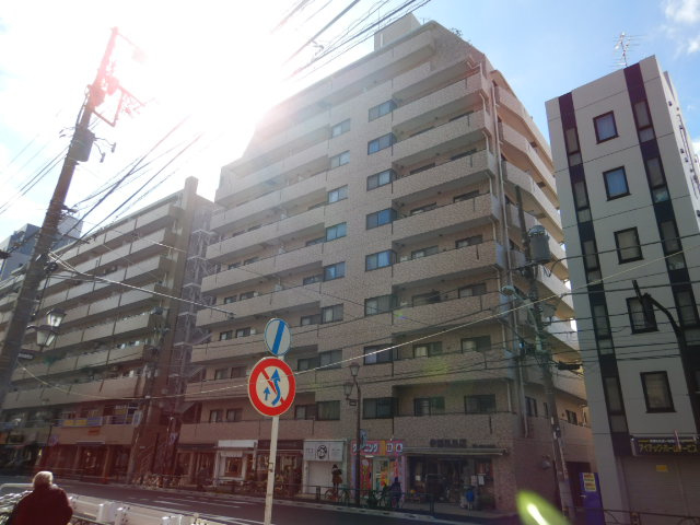 朝日根津八重垣マンションの外観