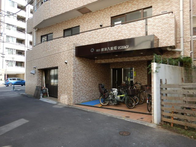 朝日根津八重垣マンションの外観