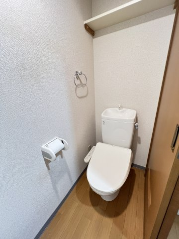 リバティーハウスのトイレ|【トイレ】ウォシュレット付き