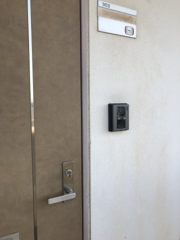 リバティーハウスの玄関|【玄関】セキュリティにも安心なTVモニターホン付き