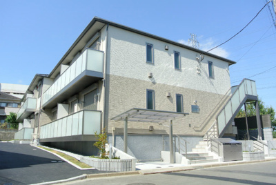 【外観】 | ベリーメゾン都筑 | ペットOKなのが嬉しい♪横浜市営地下鉄グリーンライン「北山田」駅より徒歩8分の好立地！閑静な住宅地にある3階建てアパートです♪2017年に完成した綺麗な築浅物件です☆