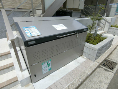 【その他共用部分】 | ベリーメゾン都筑 | 敷地内ごみ置き場でごみ出しもらくらく～♪忙しい社会人さんや主婦さんにもうってつけ！