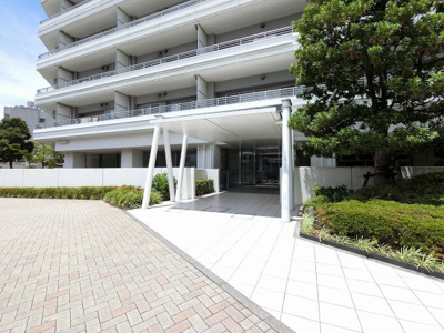 【エントランス】 | コットンハーバータワーズシーウエスト | 京浜東北・根岸線「東神奈川」駅徒歩14分！京浜急行電鉄本線「仲木戸」駅徒歩13分の2路線2駅利用可能！