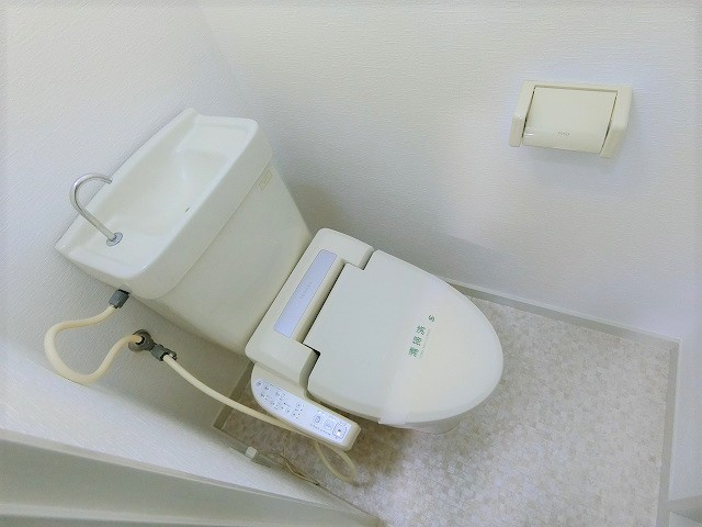 ホワイトレジデンスのトイレ|写真は同建物の別部屋を参考に掲載しております。