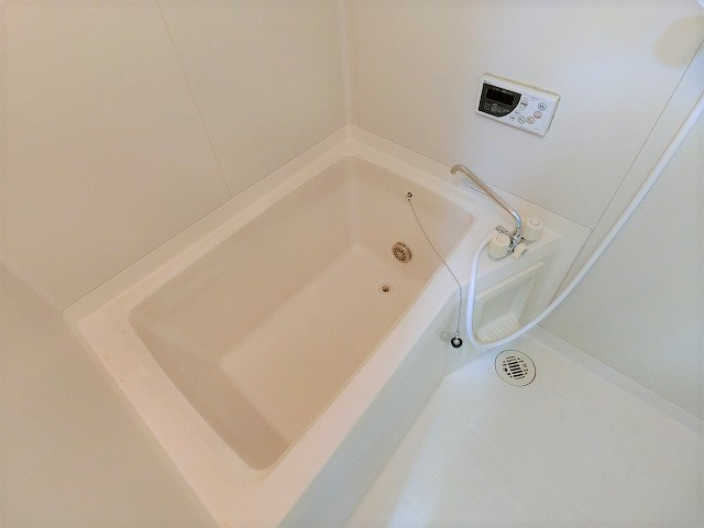 ホワイトレジデンスの浴室|写真は同建物の別部屋を参考に掲載しております。