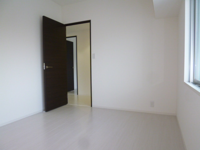 ビバリーグランディの洋室