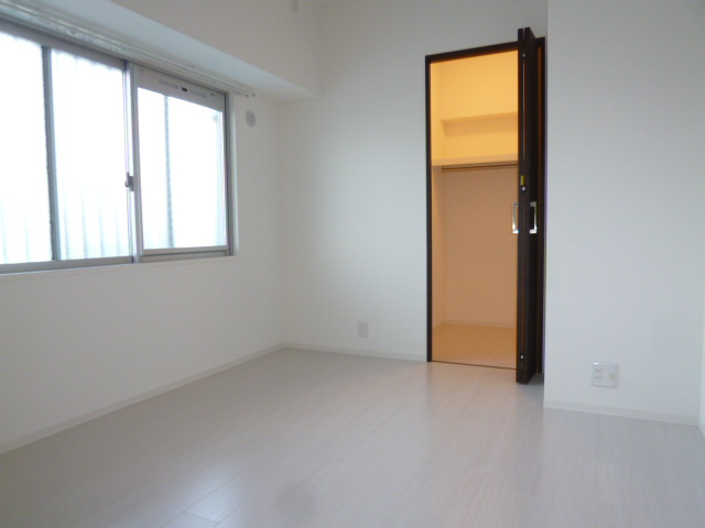 ビバリーグランディの収納|洋室